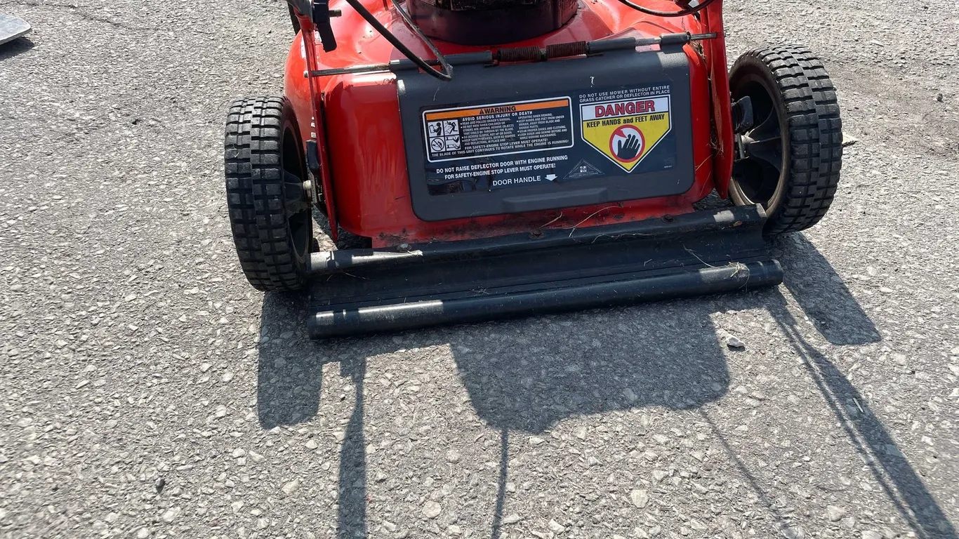 Scotts Lawn Mower (O3)