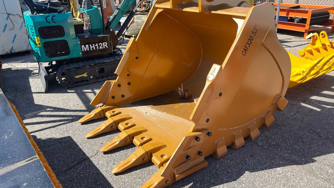 Warrior Cat 320 Excavator Tooth Bucket