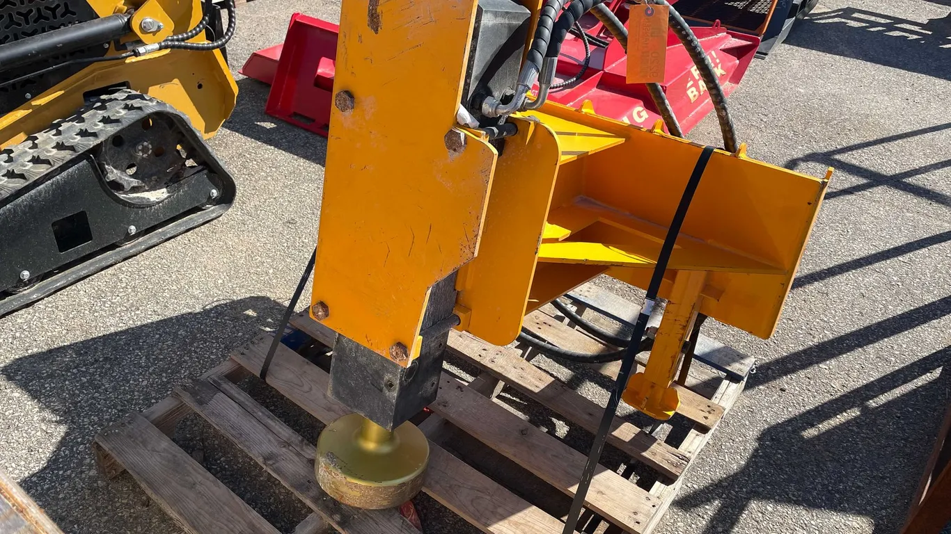 GIYI 680 Skid Steer Post Pounder