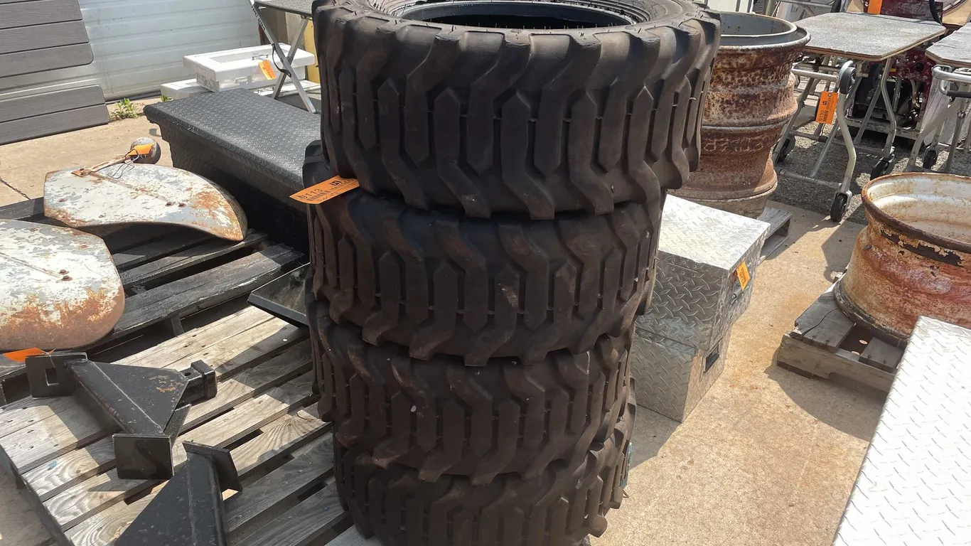 (4) Bobcat Tires Tool Cat (O3)