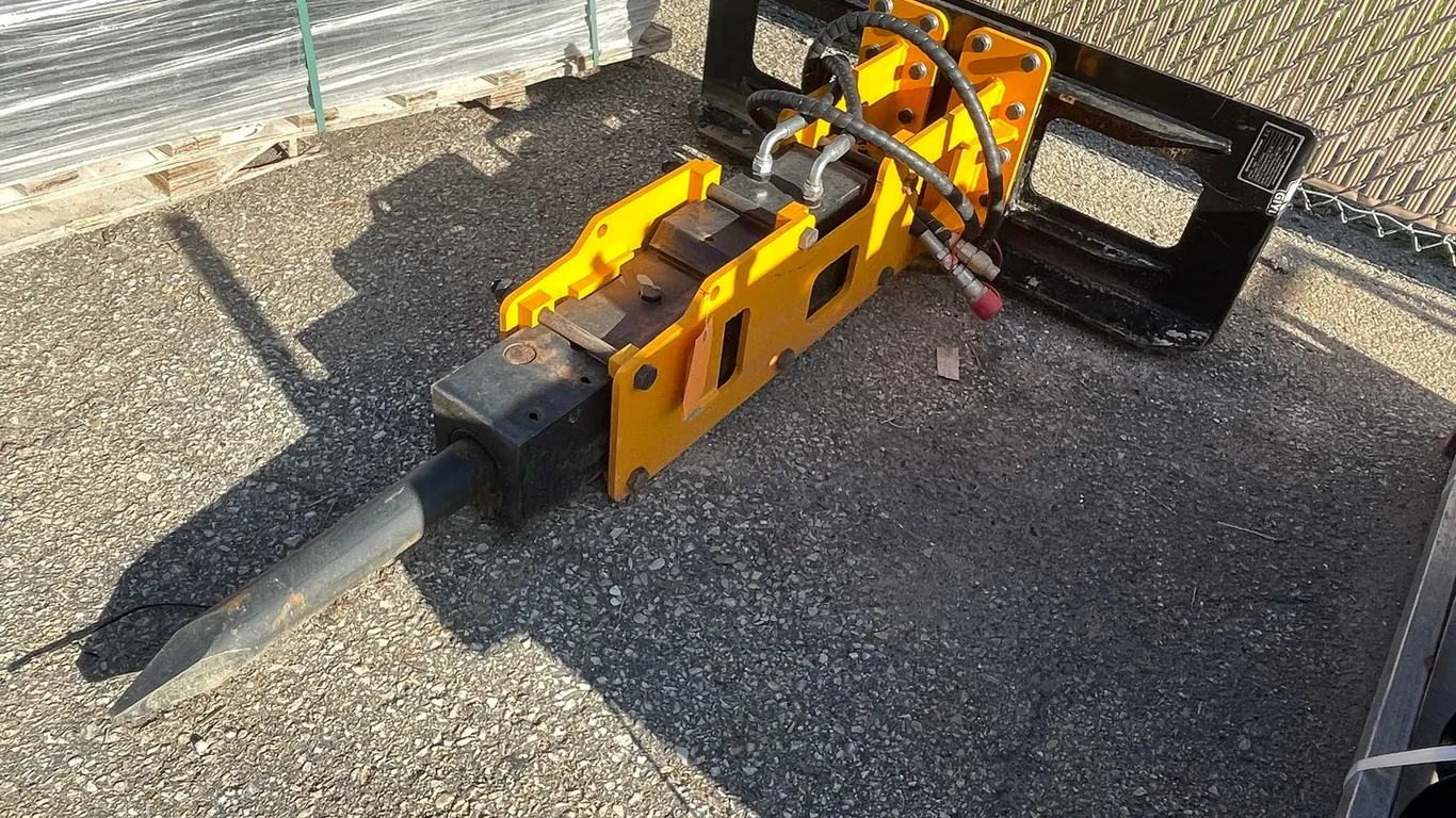 GIYI 680 Skid Steer Concrete Breaker