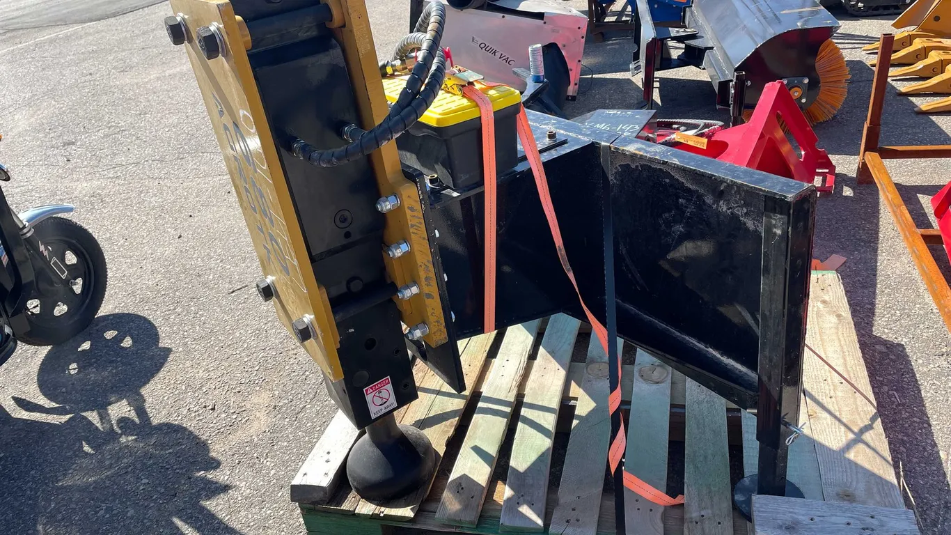 AGT 680 Skid Steer Post Setter Pounder