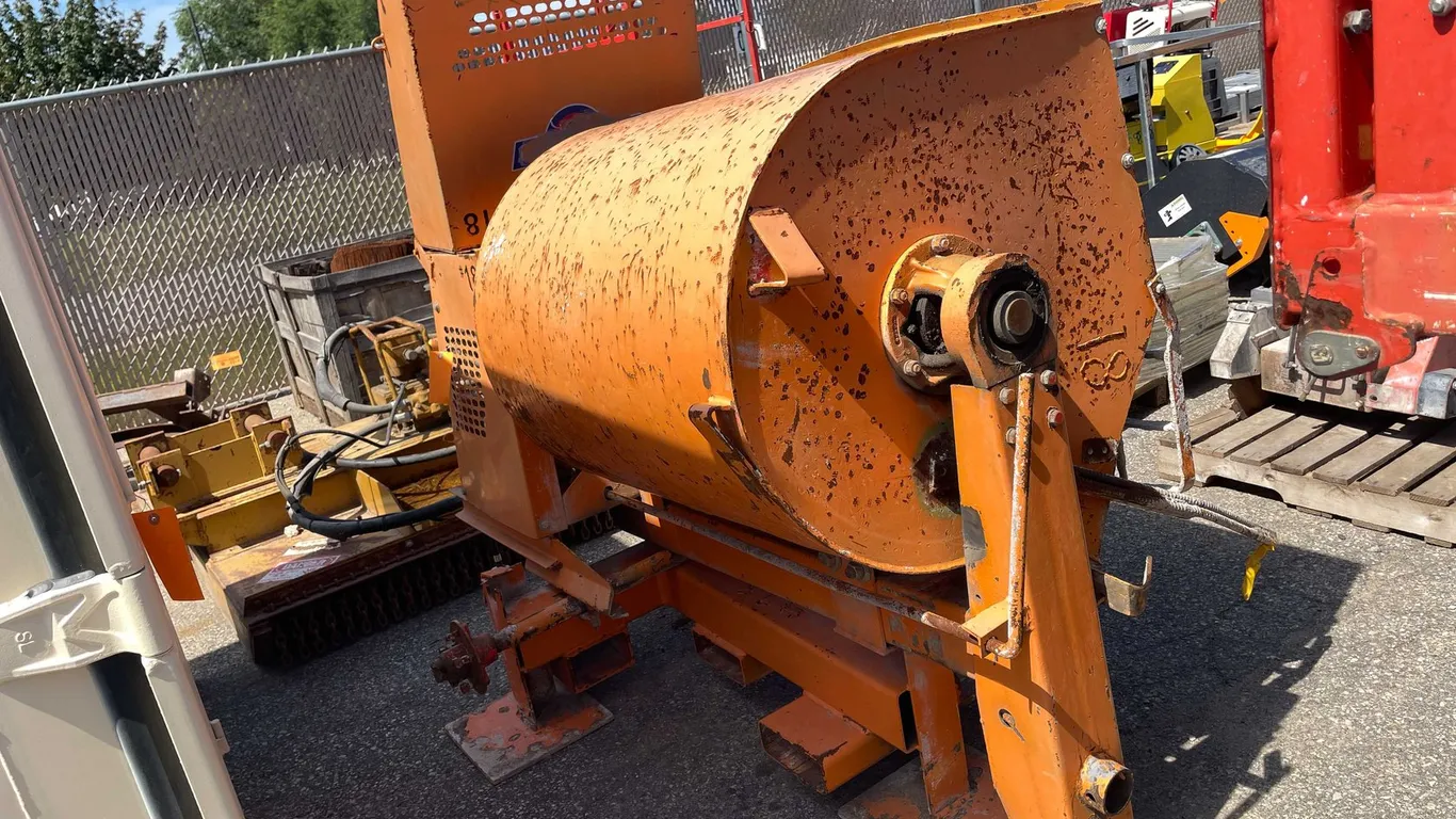 Concrete Mixer (O10)