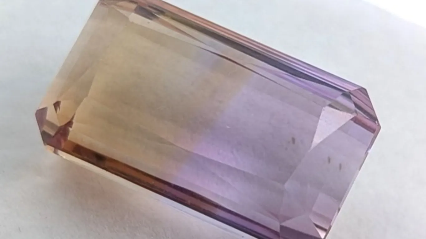 39.67 ct Certified Bi-Colour Ametrine gemstone ($5,950 Appraisal)
