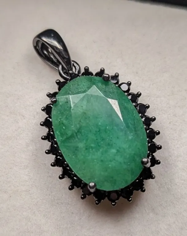 4.93 ct Certified Silver Emerald gemstone Pendant ($11,676 Appraisal)