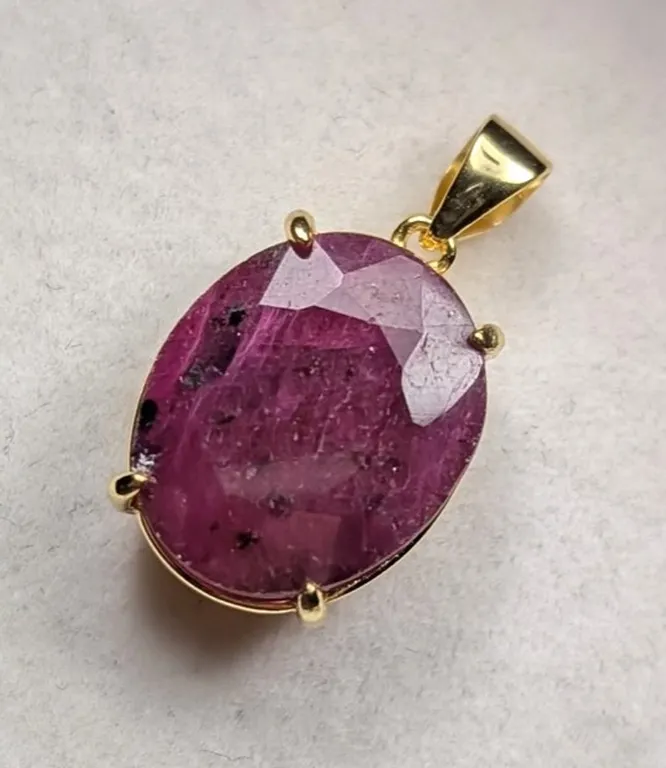 3 ct Certified Silver Ruby gemstone Pendant ($5,882 Appraisal)