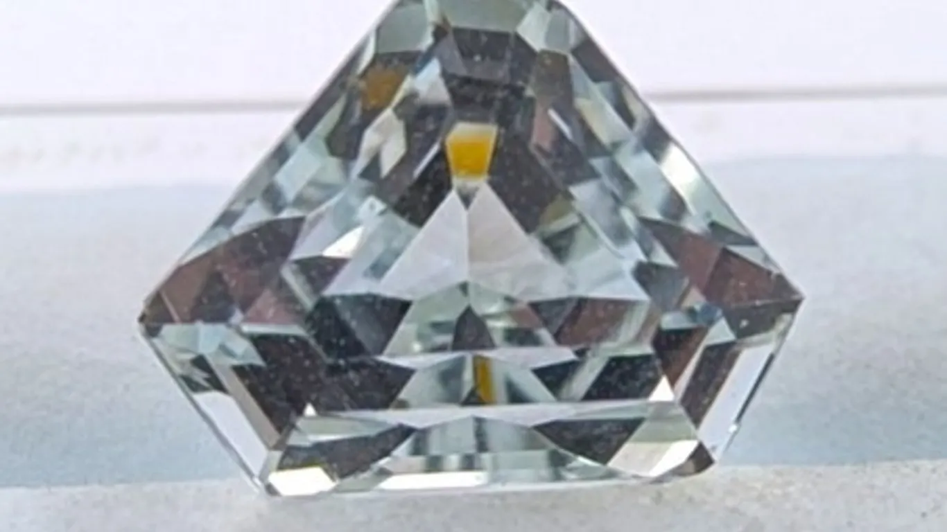 8.96 ct Certified Metallic Green Hiddenite gemstone ($4,480 Appraisal)