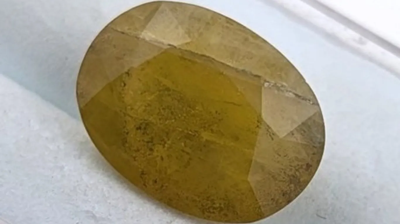 7.08 ct Certified Yellow Sapphire gemstone Kashmir ($4,350 Appraisal)