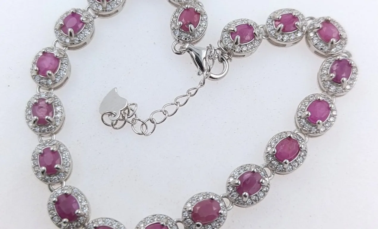 13.1 ct Certified Silver Ruby gemstone bracelet ($7,836 Appraisal)