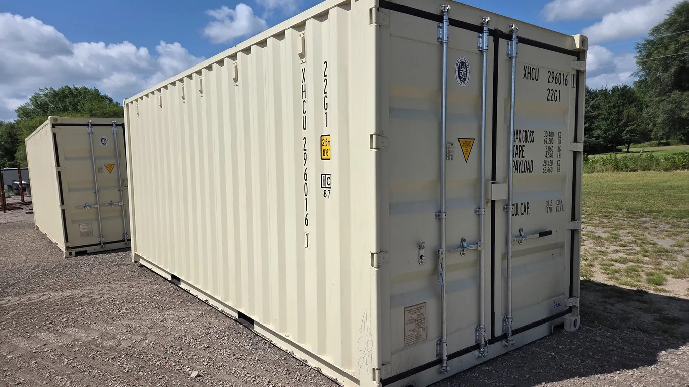 20' SHIPPING CONTAINER