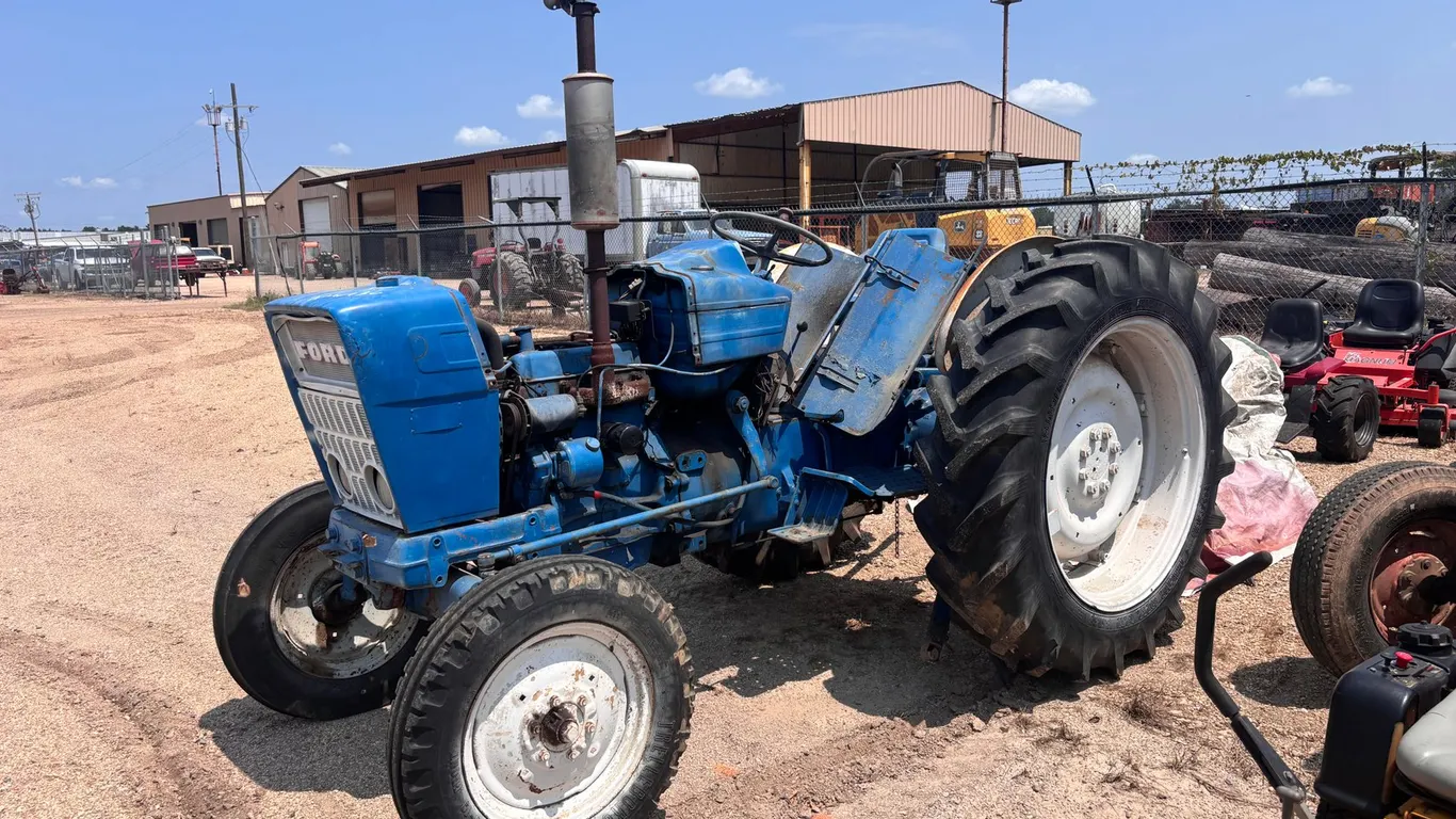 FORD TRACTOR DIESEL MOTOR | FOR PARTS/REPAIRS