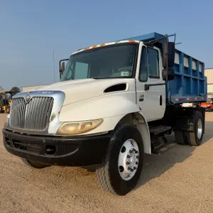 2003 INTERNATIONAL 4400