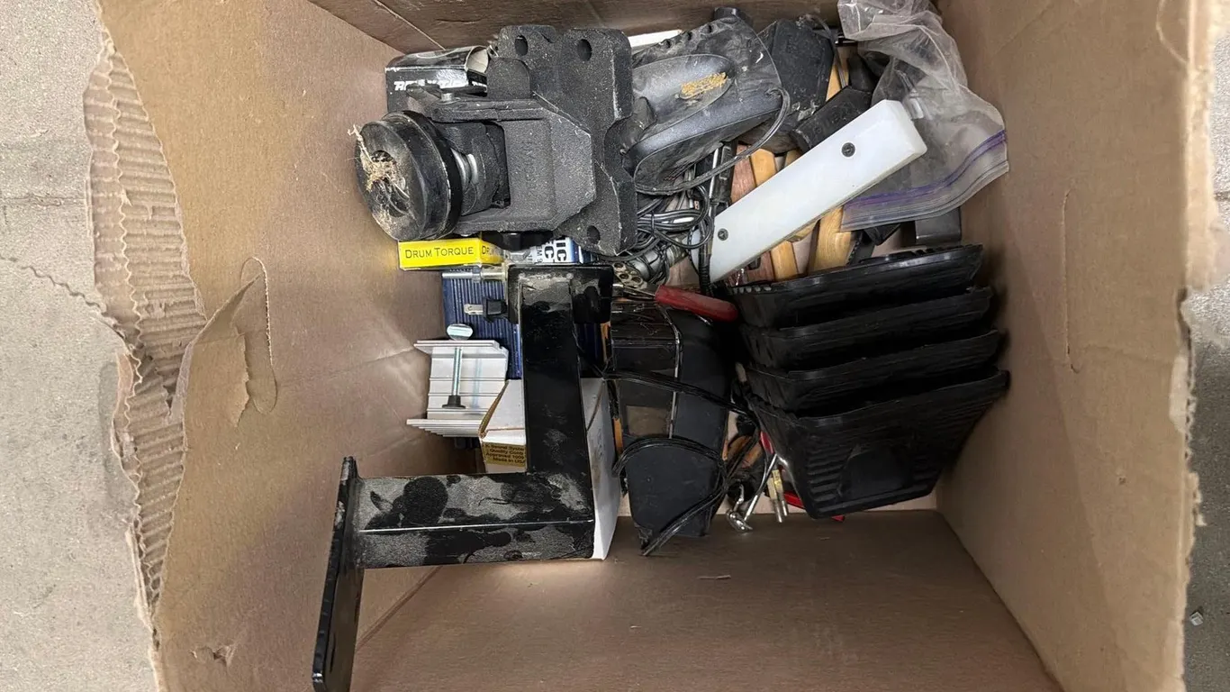 BOX OF ACCESSORIES
