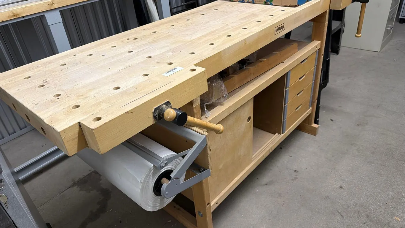 SJOBERG WOOD WORKING TABLE / WORK BENCH
