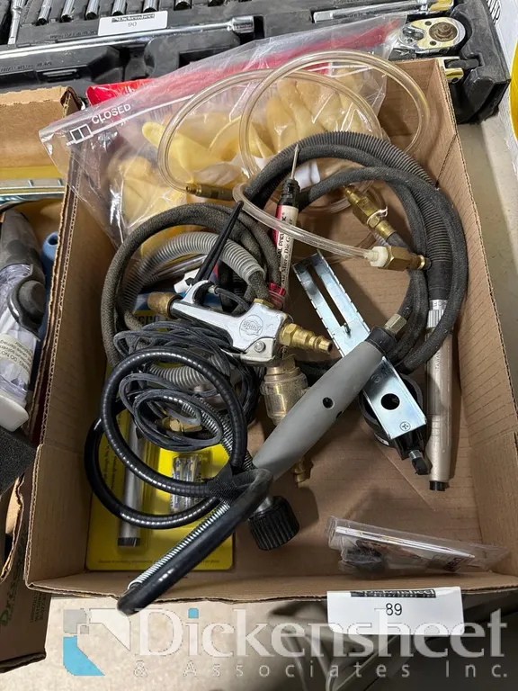 LOT OF PNEUMATIC ACCESSORIES