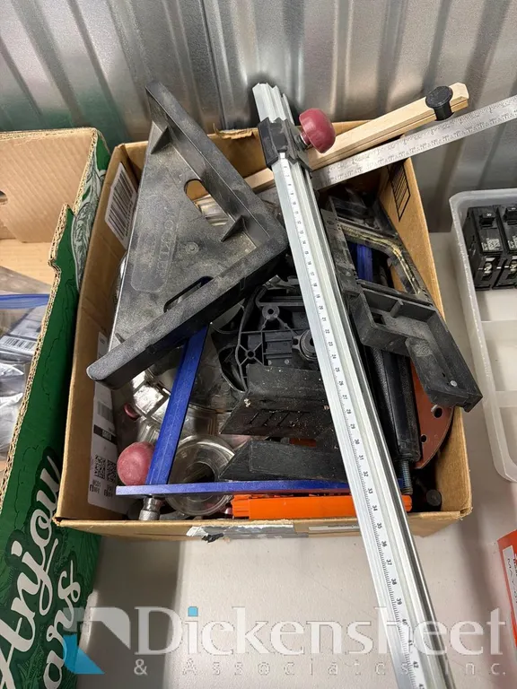 WOODWORKING GUIDES LOT
