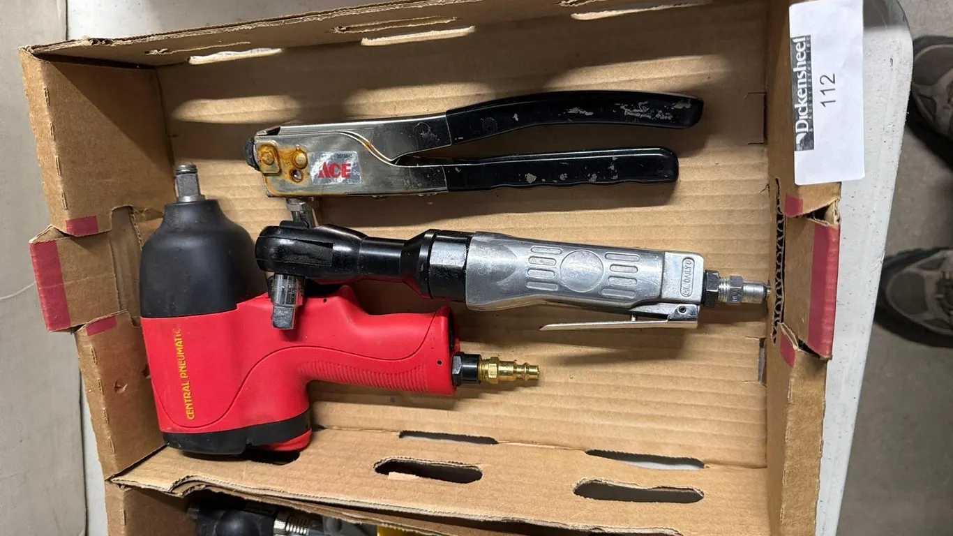 PNEUMATIC IMPACT DRIVERS