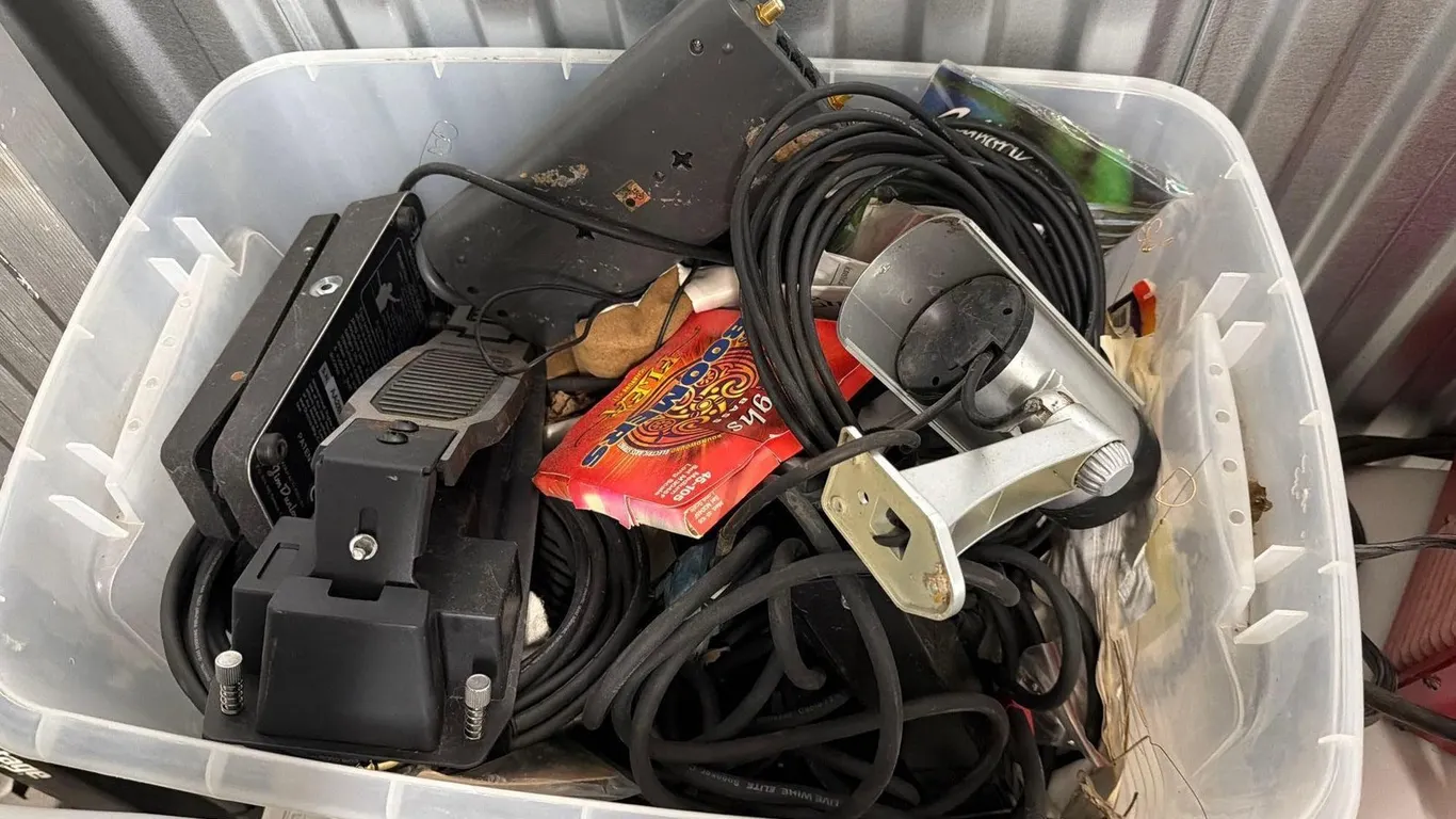 LOT OF VARIOUS SECURITY EQUIPMENT