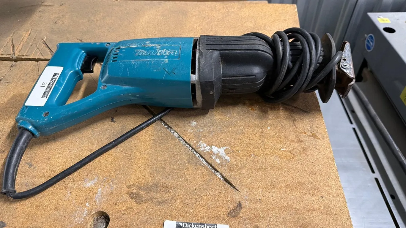 MAKITA SAWZALL