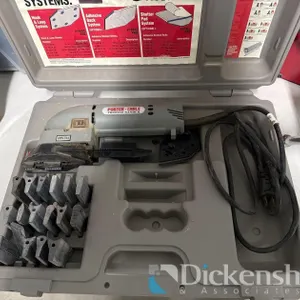 PORTER CABLE PROFILE SANDER IN CASE