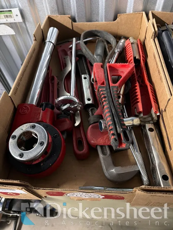 ASSORTMENT OF PIPE WRENCHES