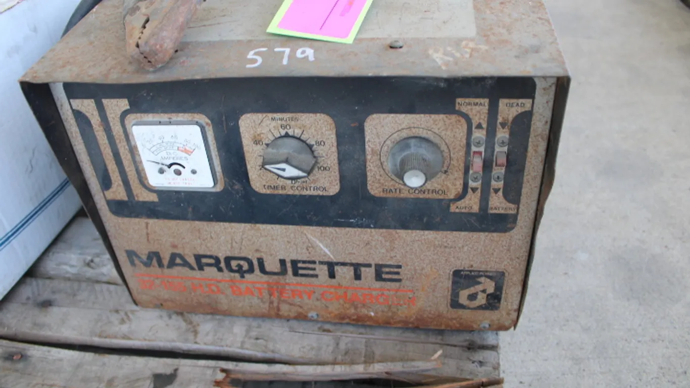 Marquette Battery Charger and Clamps