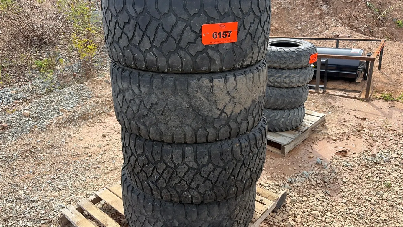 (5) Klever R/T 35x12.50R24 Tires