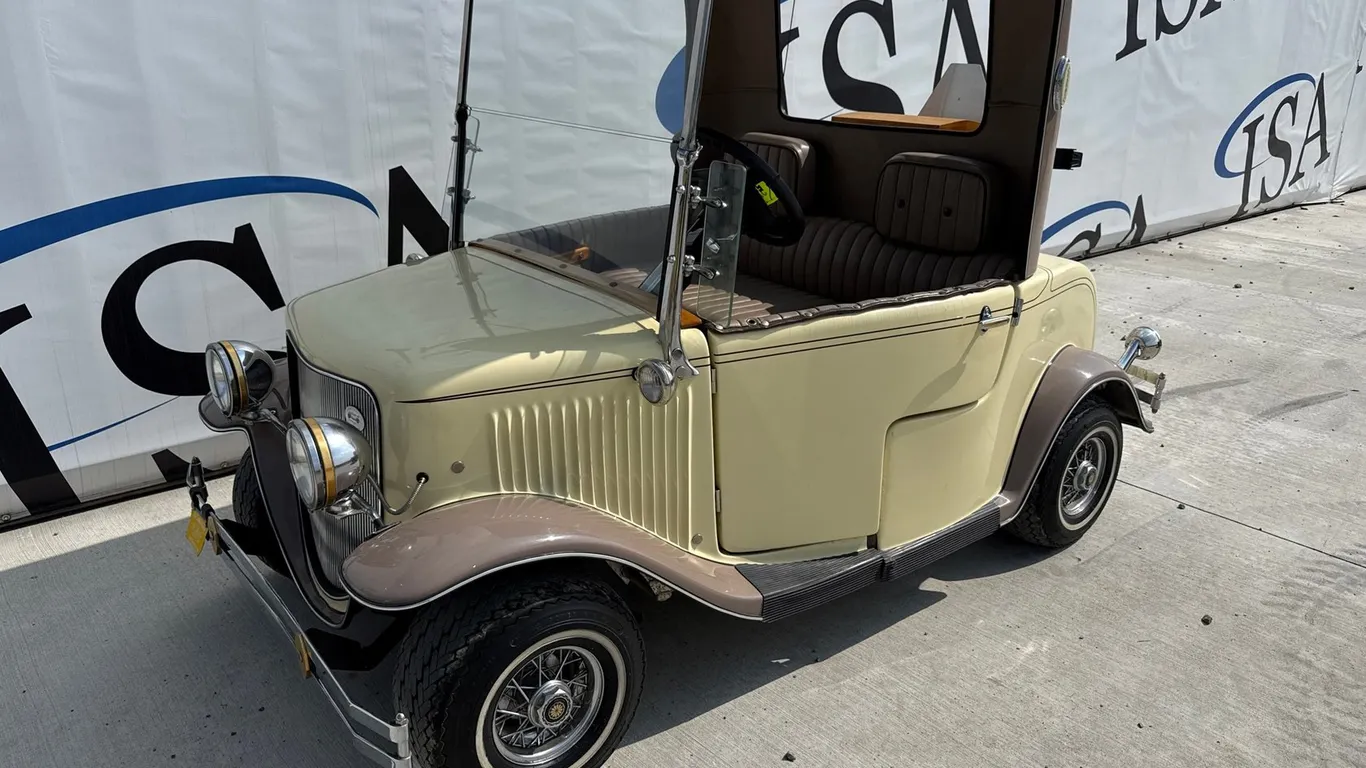1999 Roadster 32 Golf Cart