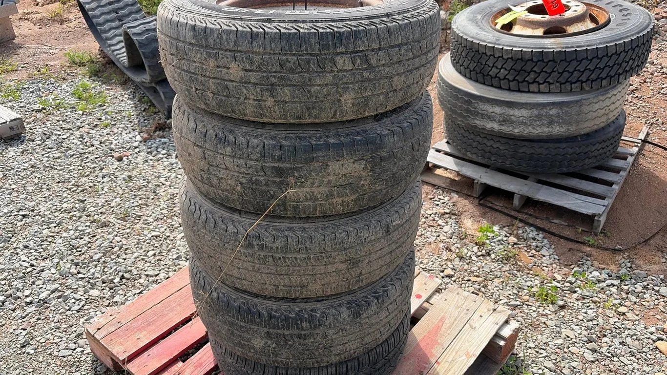 (5) 5x115mm Rims W/225/70R15 Tires