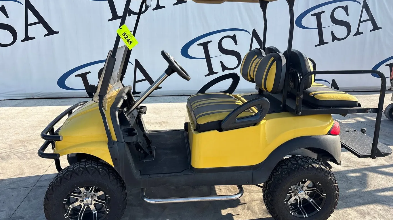 2005 Club Car Precenent Golf Cart