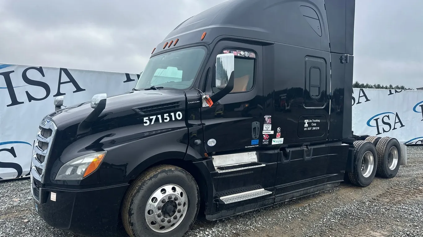 2019 Freightliner Cascadia Evolution iSeries Sleeper Cab Truck Tractor