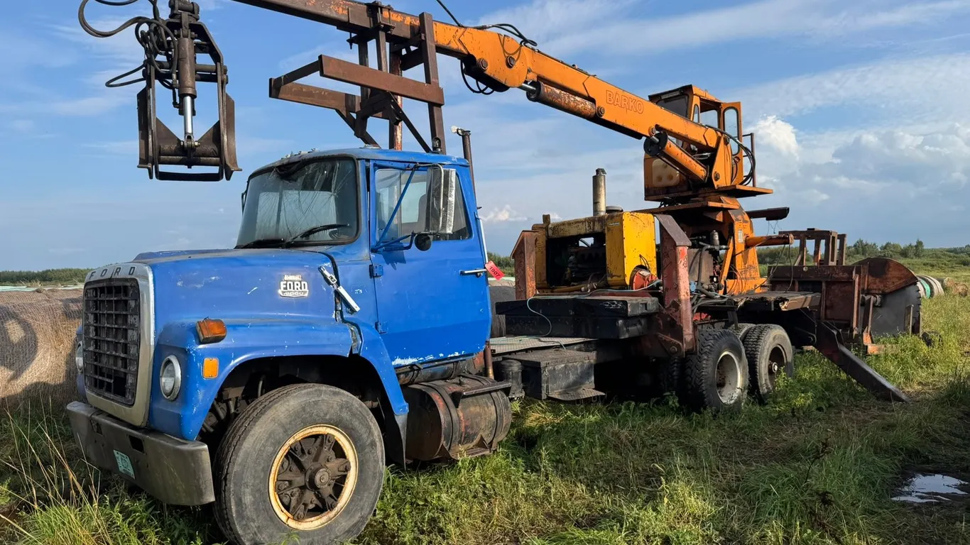 Barko 140 Truck Mounted Loader W/60" Siiro Saw