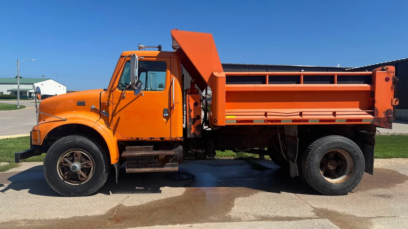 1997 International 4700 Single Axle Dump Truck