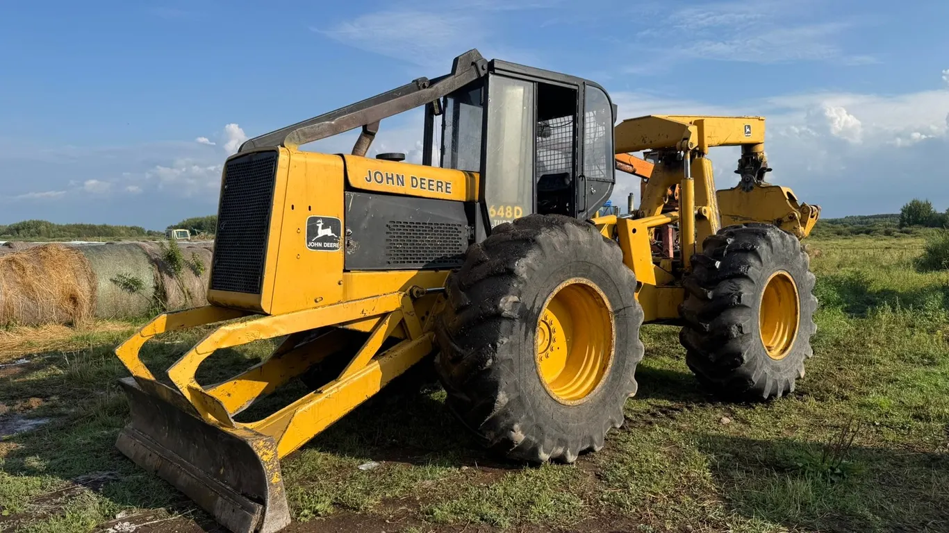 John Deere 648D Skidder