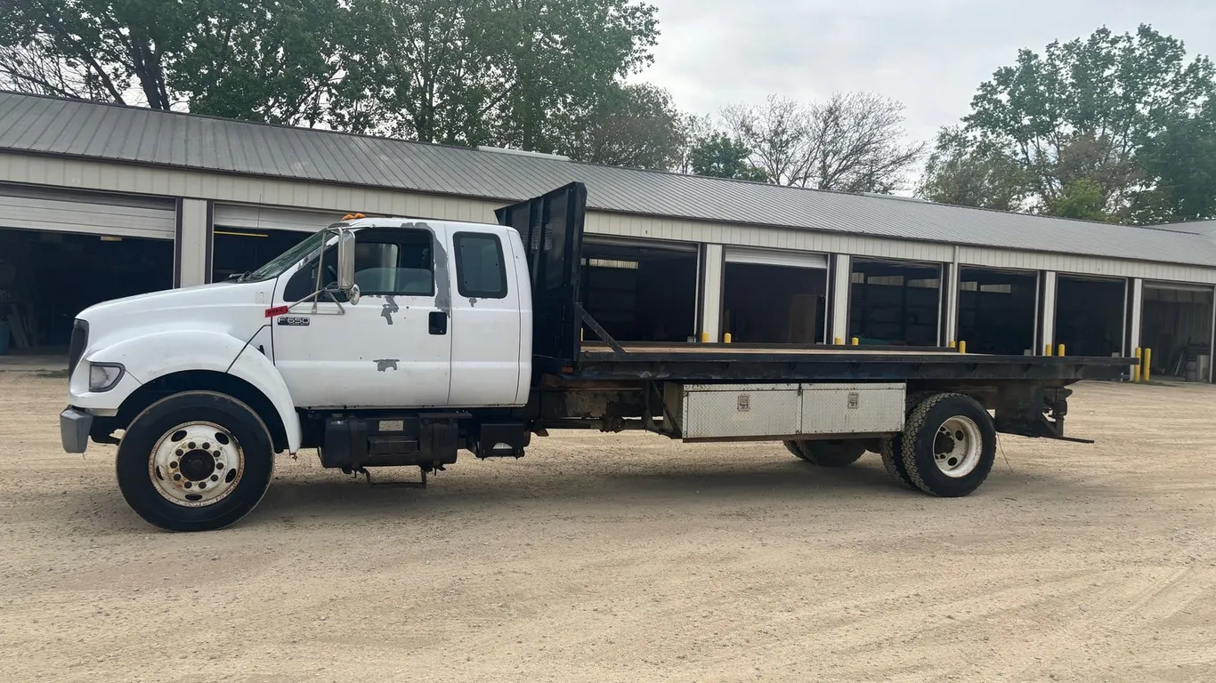 2000 Ford F-650 SD Flatbed