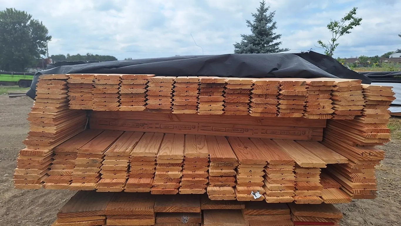 Douglas Fir 1"x4" Combo Ceiling KD, 12' to 14' Lengths, 2800 Linear Feet, 700 Sq. Ft.
