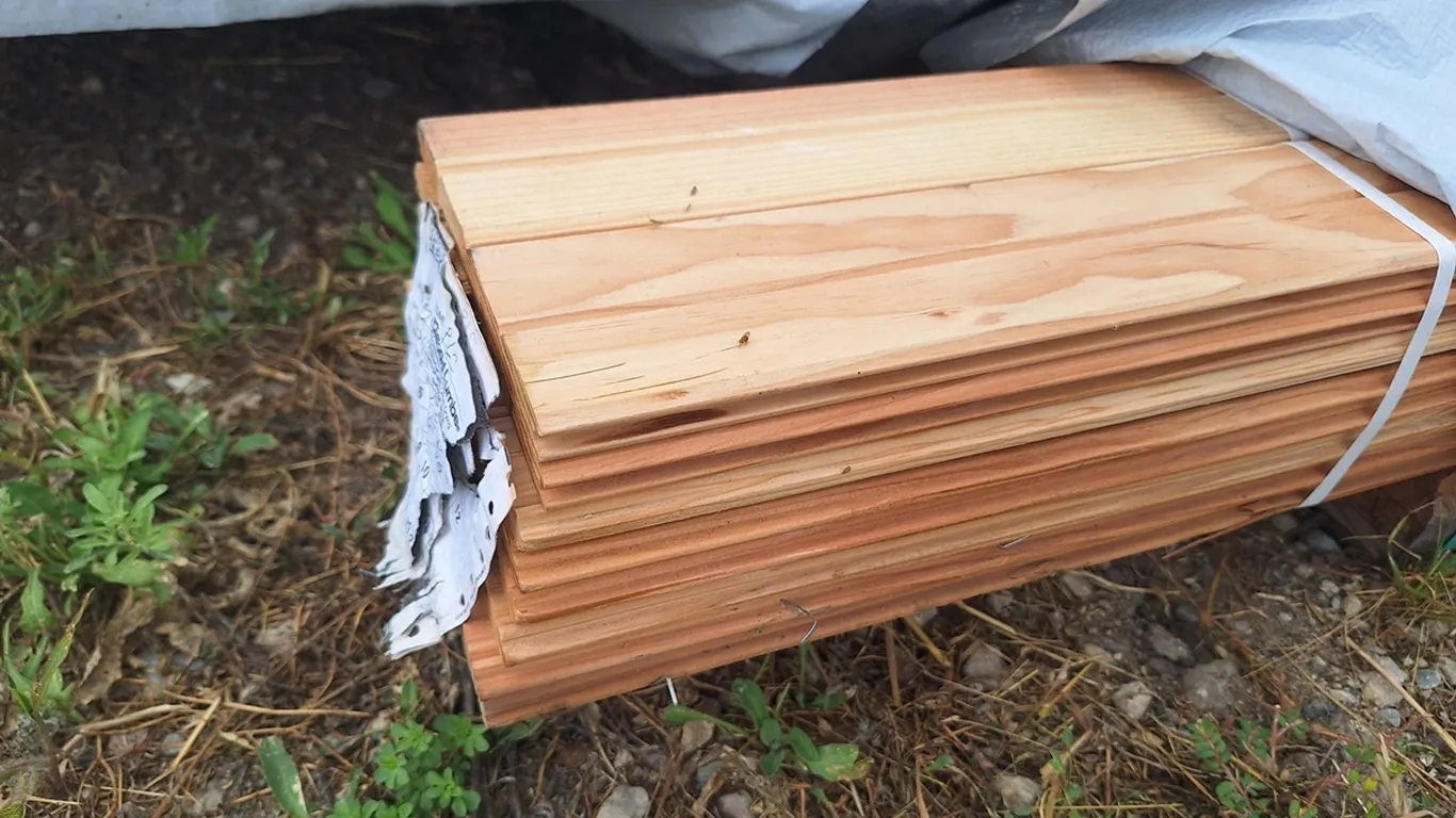 Douglas Fir 1"x4" Combo Ceiling KD, 16' to 20' Lengths, 560 Linear Feet, 145 Sq. Ft.