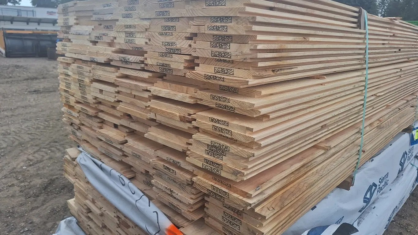 Pine 1"x8" Utility, 1/8" Nickel Gap, 6' to 10' Lengths, 1630 Linear Feet, 950 Sq. Ft.