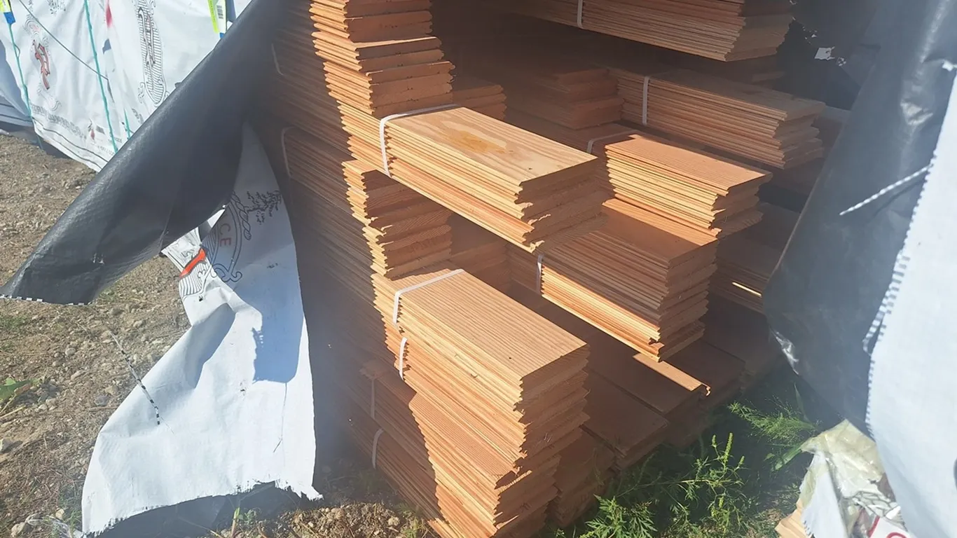Douglas Fir 1"x6" C/Btr MG Combo Ceiling KD, 3' to 5' Lengths, 1590 Linear Feet, 662 Sq. Ft.
