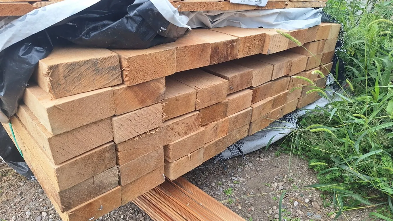Hemlock 2"x4" RR Rough Full Sawn KD, 12' to 20' Lengths, 842 Linear Feet