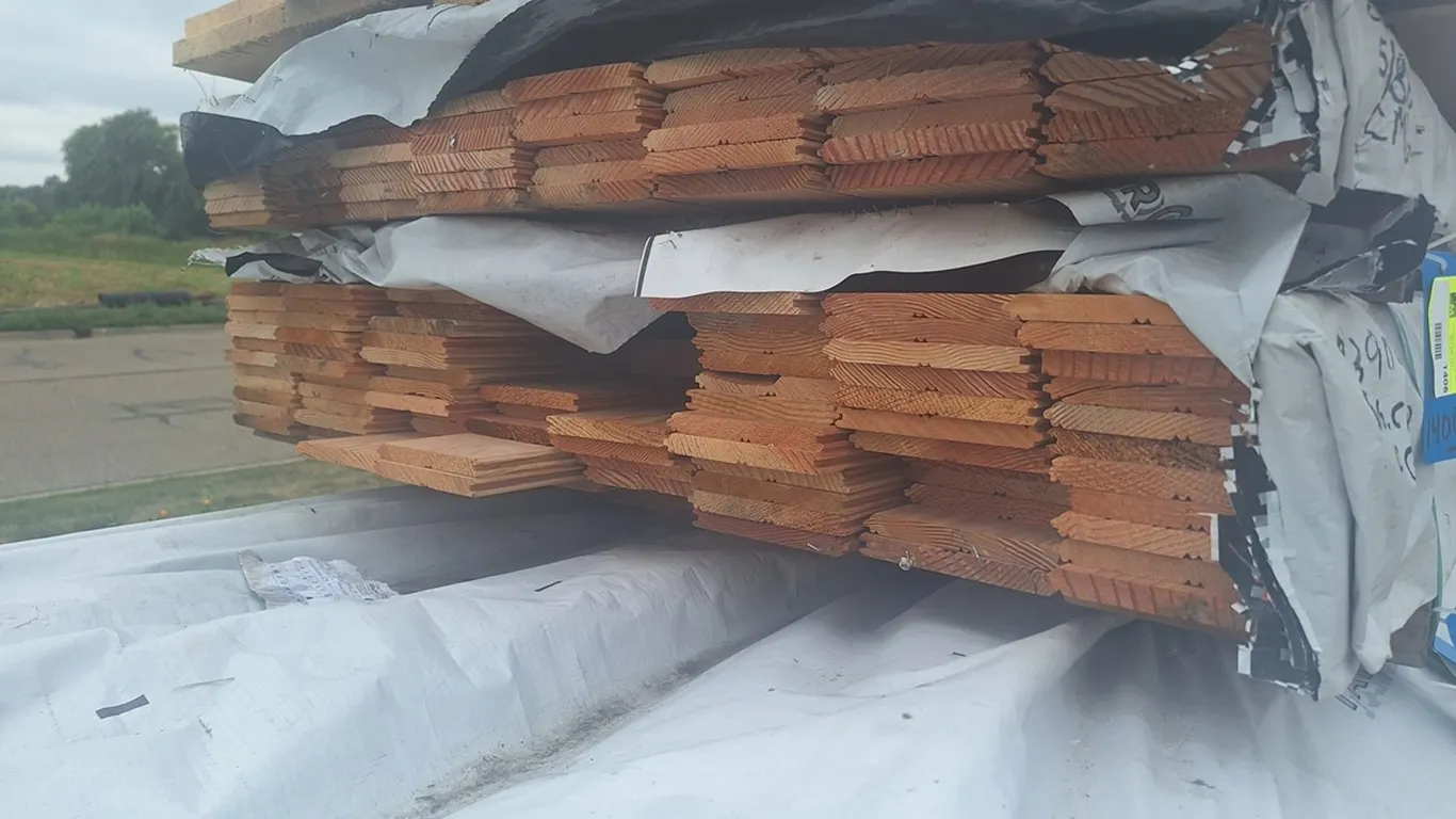Douglas Fir 1"x6" C/Btr MG Combo Ceiling KD, 6' to 7' Lengths, 528 Linear Feet, 220 Sq. Ft.