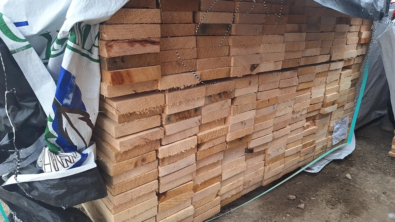 Hemlock 1"x4" Full Sawn Rough KD, 3' to 5' Lengths, 944 Linear Feet