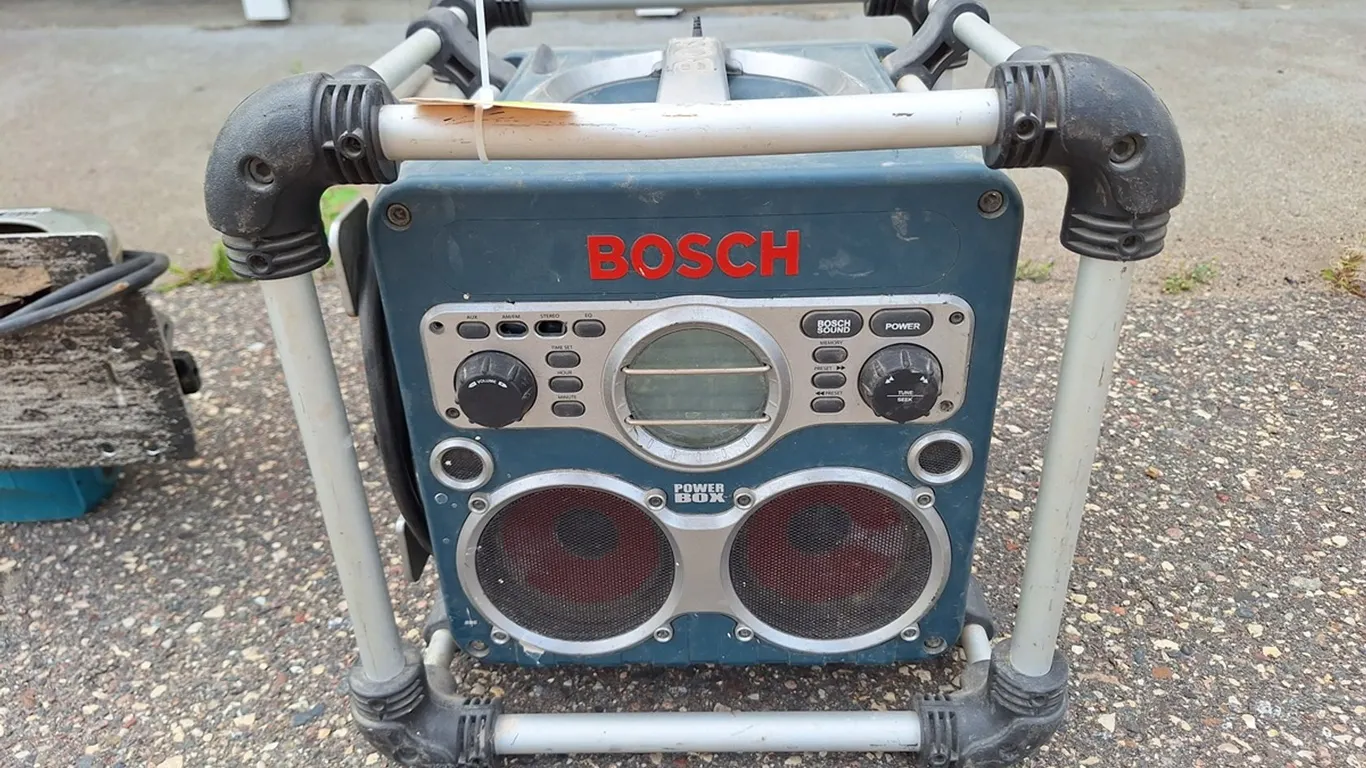 Bosch Power Box Jobsite Radio/Charger