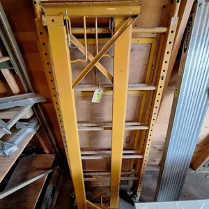 Scaffold Assembly on Wheels, 6' Tall, Platform 66"x26"