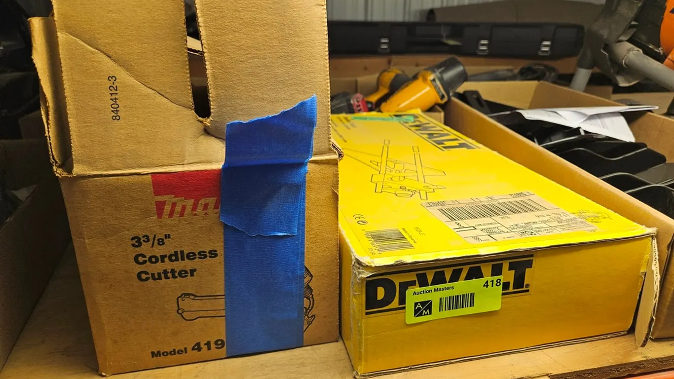Makita 4190D Cordless Cutter, Dewalt Part