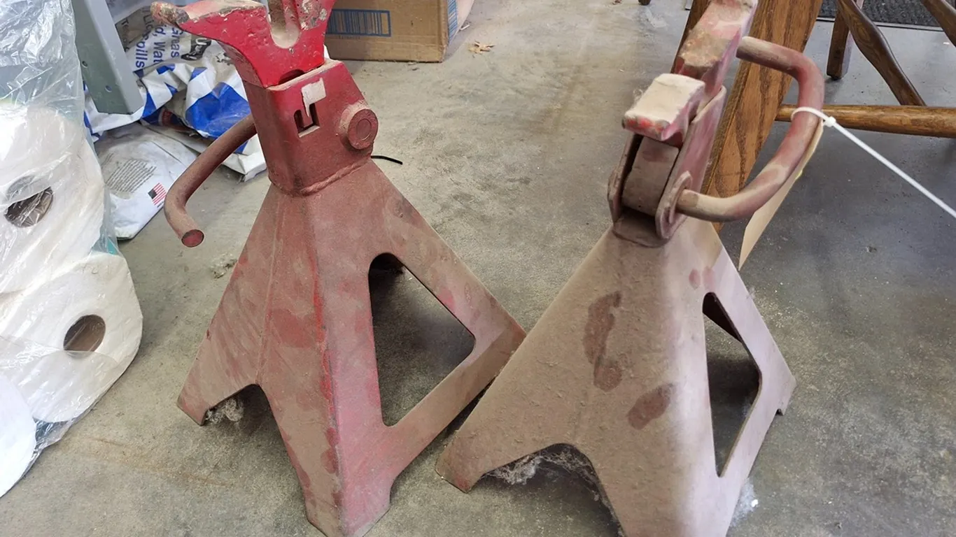 2 Jack Stands