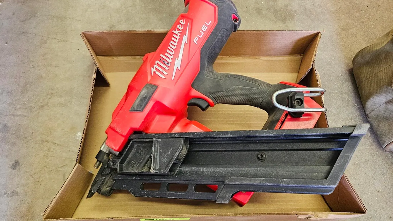 Milwaukee 18V 30 Degree Framing Nailer, Cat #2745-20