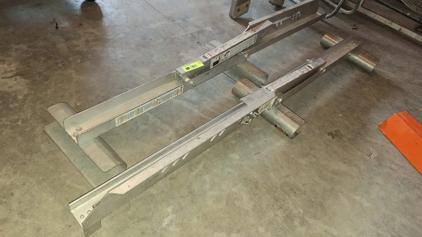 2 Aluminum Ladder Jacks
