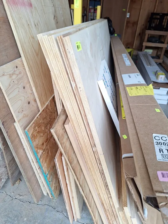 5 Wood Sheets, 4'x8'