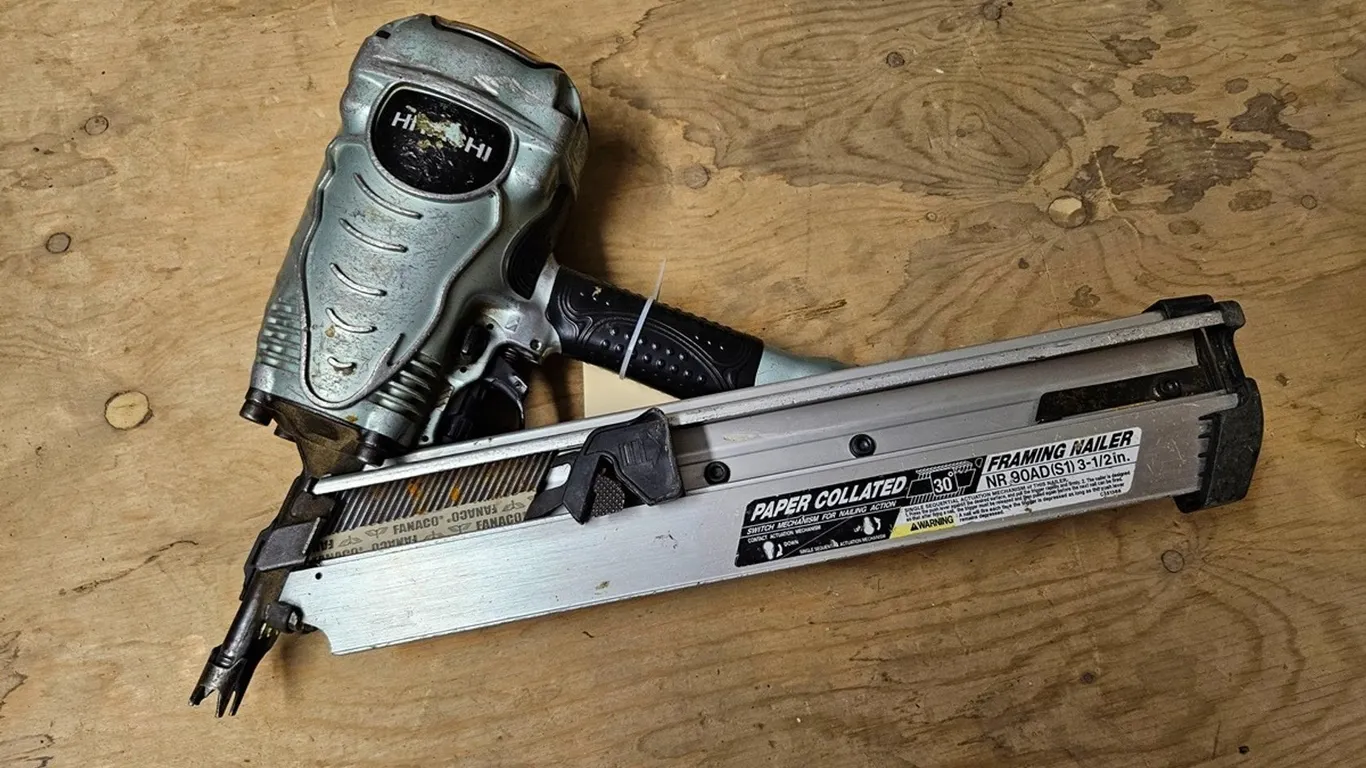 Hitachi 30 Degree Pneumatic Nailer